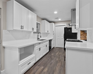 3319 Laurel Fork Drive - Photo Thumbnail 4