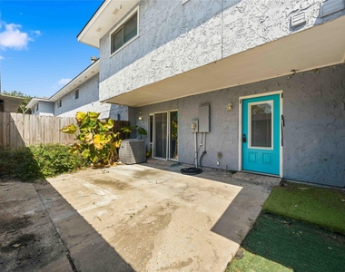 1814 Country Village Boulevard - Photo Thumbnail 21
