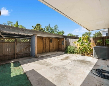 1814 Country Village Boulevard - Photo Thumbnail 22