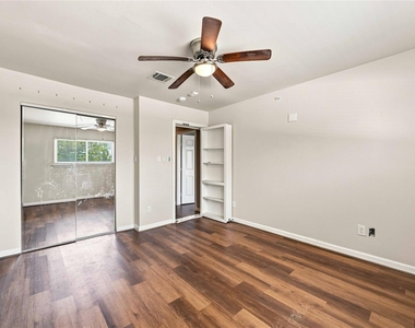 1814 Country Village Boulevard - Photo Thumbnail 19