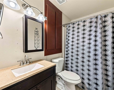 1814 Country Village Boulevard - Photo Thumbnail 13