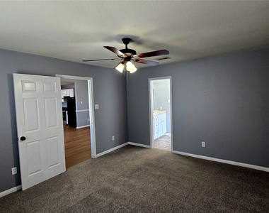 7122 Sunrise Hill Lane - Photo Thumbnail 15