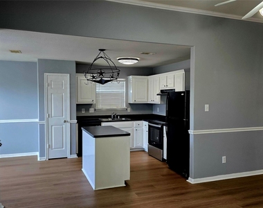 7122 Sunrise Hill Lane - Photo Thumbnail 11