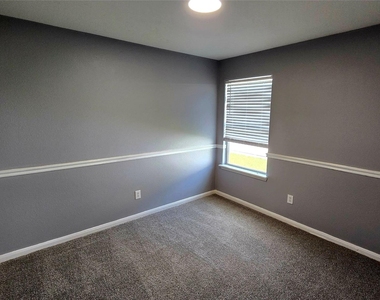 7122 Sunrise Hill Lane - Photo Thumbnail 4