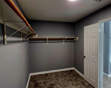 7122 Sunrise Hill Lane - Photo Thumbnail 20
