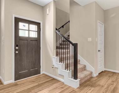 16104 Oregon Oak Drive - Photo Thumbnail 4
