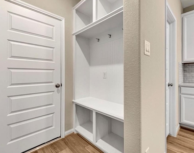 16104 Oregon Oak Drive - Photo Thumbnail 18
