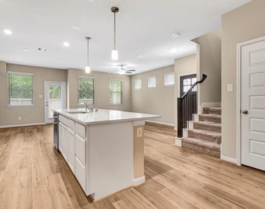 16104 Oregon Oak Drive - Photo Thumbnail 11