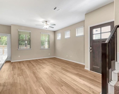 16104 Oregon Oak Drive - Photo Thumbnail 3