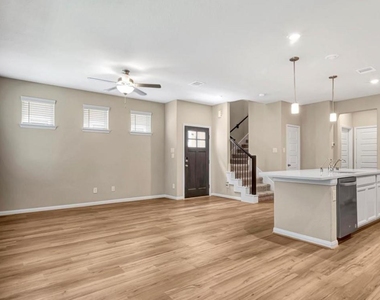 16104 Oregon Oak Drive - Photo Thumbnail 9