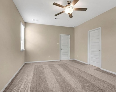 16104 Oregon Oak Drive - Photo Thumbnail 15