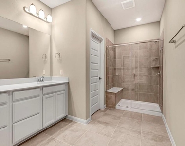 16104 Oregon Oak Drive - Photo Thumbnail 14