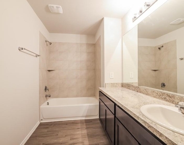 2735 Bouvardia Way - Photo Thumbnail 10