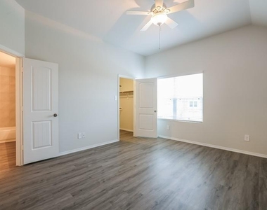 2735 Bouvardia Way - Photo Thumbnail 8