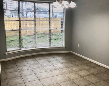 10510 Kiber Drive - Photo Thumbnail 12