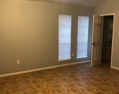 10510 Kiber Drive - Photo Thumbnail 1