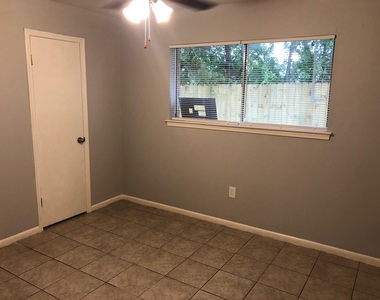 10510 Kiber Drive - Photo Thumbnail 9