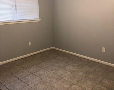 10510 Kiber Drive - Photo Thumbnail 6