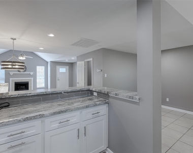 3607 Hampstead Court - Photo Thumbnail 11