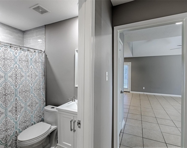 3607 Hampstead Court - Photo Thumbnail 18