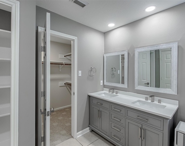 3607 Hampstead Court - Photo Thumbnail 16