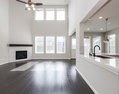 2119 Stargrass Drive - Photo Thumbnail 6