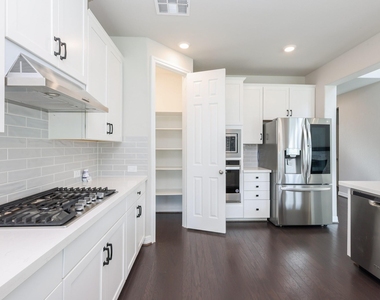 2119 Stargrass Drive - Photo Thumbnail 10
