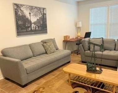 206 12th Street - Photo Thumbnail 5