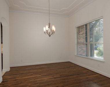 46 Caprice Bend Place - Photo Thumbnail 5