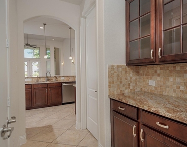 46 Caprice Bend Place - Photo Thumbnail 14