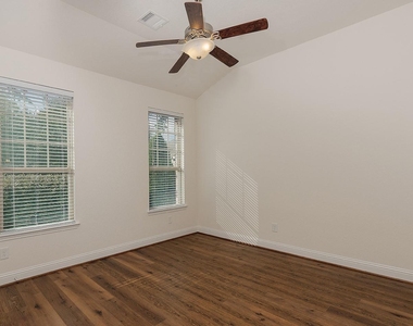 46 Caprice Bend Place - Photo Thumbnail 23