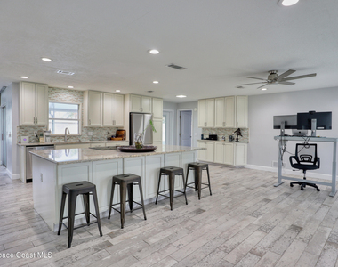 590 Coconut Street - Photo Thumbnail 2