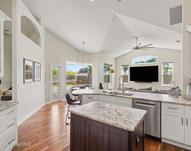 139 Cambridge Court - Photo Thumbnail 11