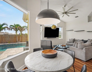139 Cambridge Court - Photo Thumbnail 10