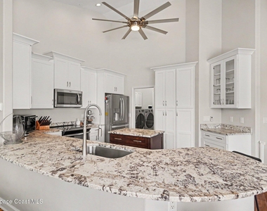 139 Cambridge Court - Photo Thumbnail 1