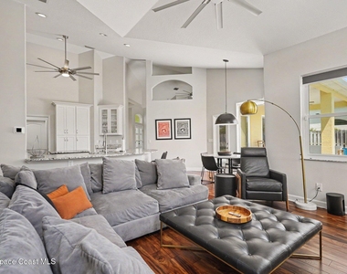 139 Cambridge Court - Photo Thumbnail 4