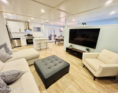 2690 Smokey Lane - Photo Thumbnail 6