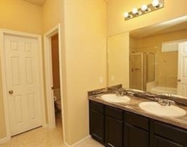 10011 Cobbs Cove Lane - Photo Thumbnail 7