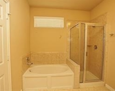 10011 Cobbs Cove Lane - Photo Thumbnail 8
