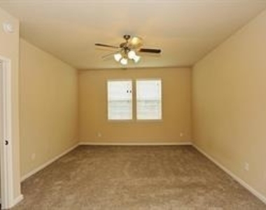 10011 Cobbs Cove Lane - Photo Thumbnail 6