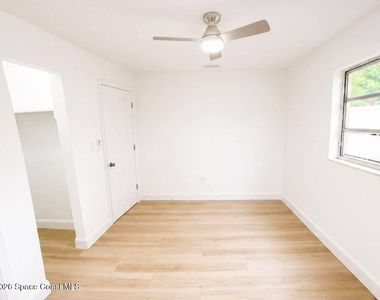 4450 Browning Avenue - Photo Thumbnail 8