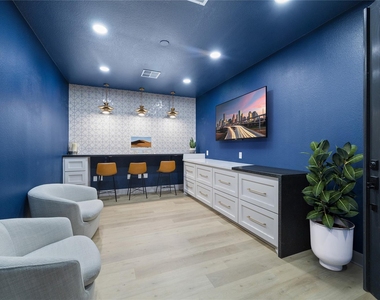 3419 Fountains Drive - Photo Thumbnail 10