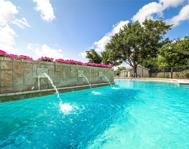 3419 Fountains Drive - Photo Thumbnail 2
