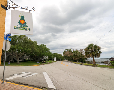 44 Barton Avenue - Photo Thumbnail 23