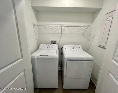 1239 Bluewater Lane - Photo Thumbnail 22