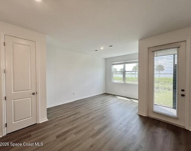 1239 Bluewater Lane - Photo Thumbnail 3