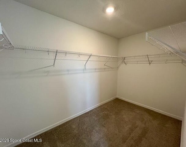 1239 Bluewater Lane - Photo Thumbnail 16