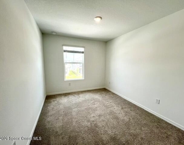 1239 Bluewater Lane - Photo Thumbnail 26