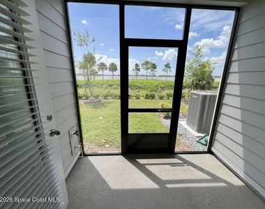1239 Bluewater Lane - Photo Thumbnail 28