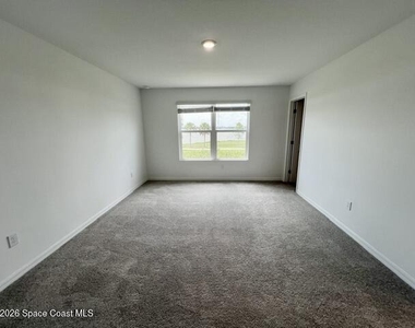 1239 Bluewater Lane - Photo Thumbnail 14